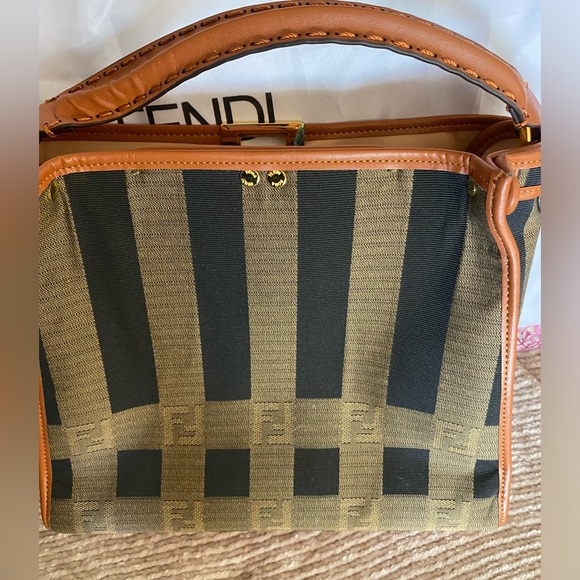 FENDI Peekaboo ISeeU - Picture 5 of 16